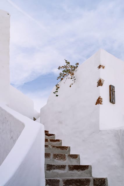 Santorini: Create & Exhibit Your Art at Santa Croce Villa - Santa Croces Cultural Patronage