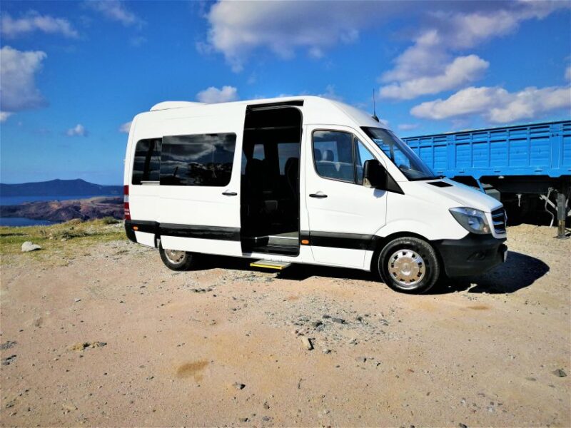Santorini Port/Airport (JTR): Private One-Way Hotel Transfer - Travelers Experiences