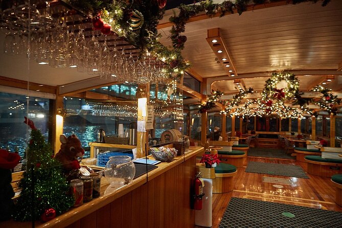 Shared Traditional Music and Hymns Christmas Tour in New York - Shared Holiday Experiences