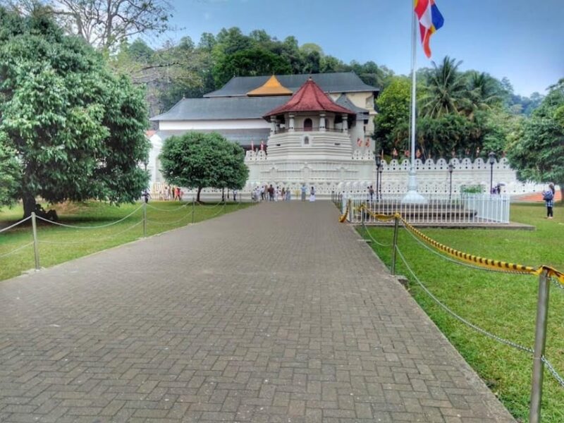 Sri Lanka: the Country of World Heritages - Booking and Availability