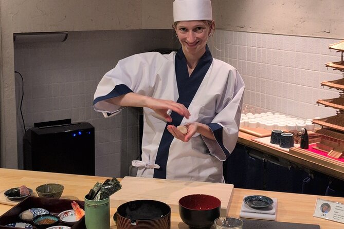 Sushi Making Class of Mt. Fuji Near by Arakurayama Sengen Park - Exploring the Arakurayama Sengen Park