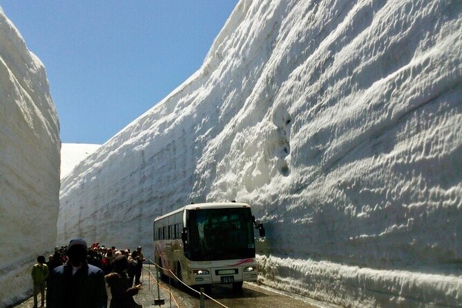 Tateyama Kurobe Snow Otani Walk! Hida Takayama & Shirakawago - Exploring Hida Takayama