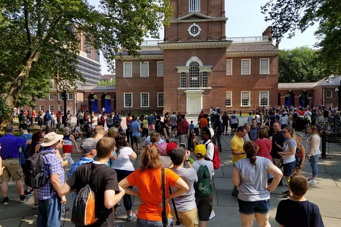 The Constitutional Walking Tour of Philadelphia - Carpenters Hall and the Quaker City