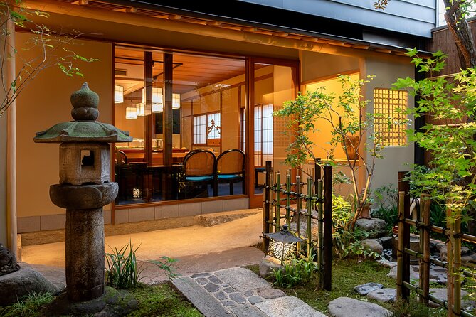 Tokyo Art Culture Tour Sannomaru Shozokan Museum & Sushi Making - Included Amenities
