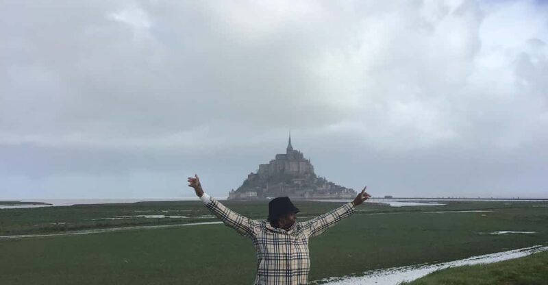 Tourist Transfert With Stops From Caen to Mont Saint Michel - Tour Highlights