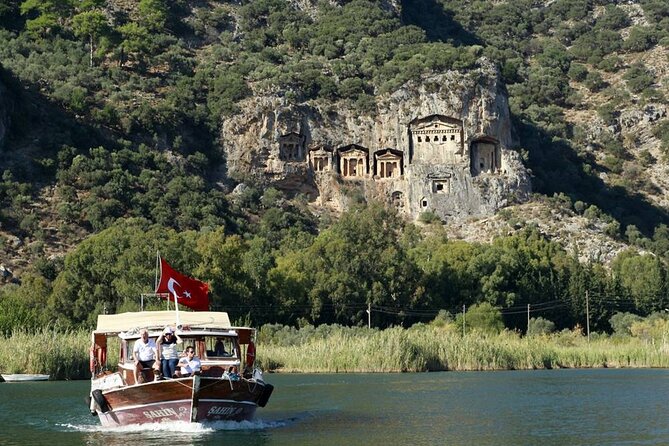 Turtle Beach Boat Tour & Mud Bath & Thermal Pool in Marmaris - Lunch and Refreshments