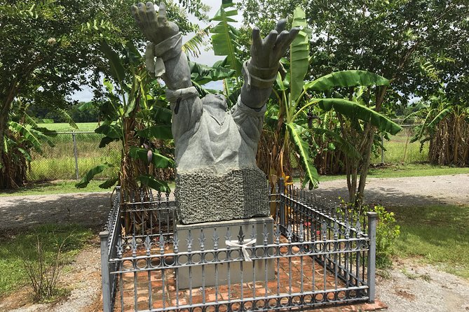 Two Plantation Tour: Oak Alley Review - Comparison to the Whitney Plantation