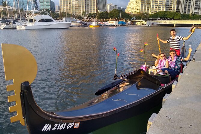 Valentine's Day Waikiki Gondola Cruise Review - Location and Accessibility