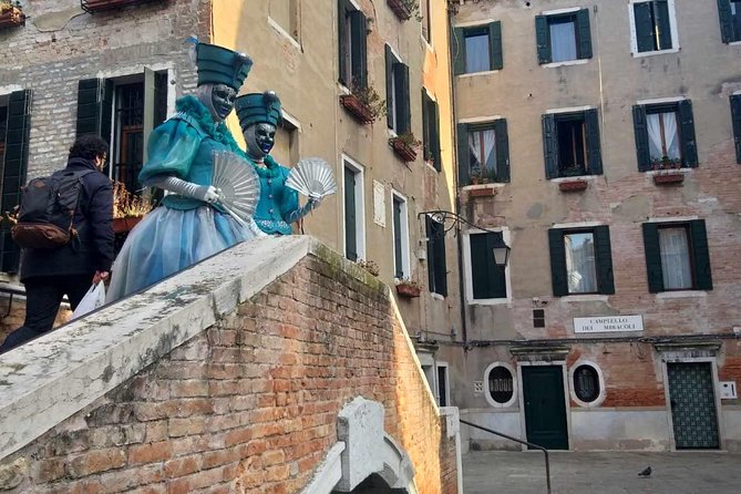 Venice Carnival Tour of Must-See Sites With Local Guide & Frittelle Tasting - Booking Details and Tips