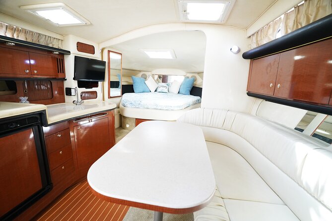 2 Hour Serenity and Scenic Yacht Tour With Champagne - Enjoying the Champagne Experience