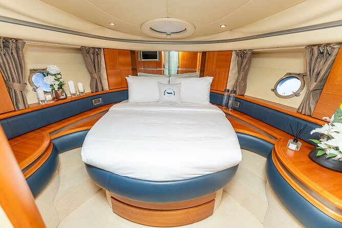 3hr Yacht- Palm Jumeirah With FREE Snacks and 30 Min Seabob - Pricing Details