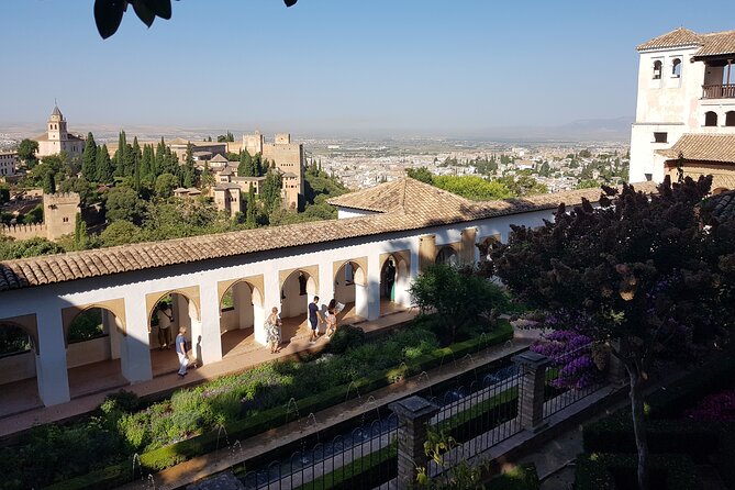 Alhambra Unique Experience: Private Visit With Official Guide - Insights From the Official Guide