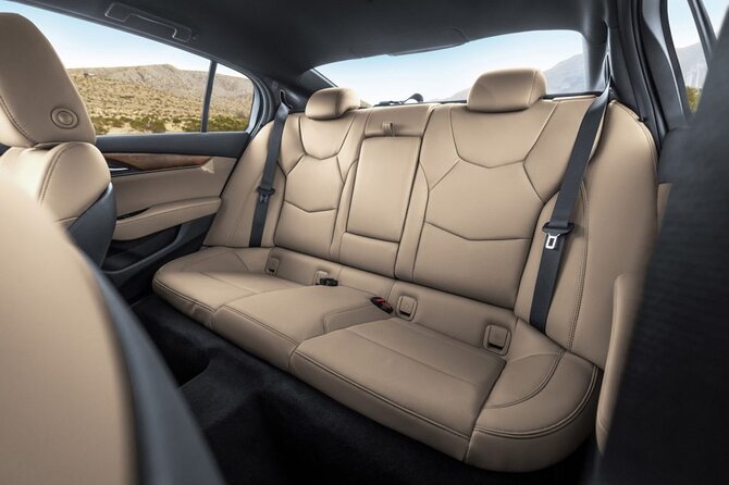Arrival Transfer Denver Airport DEN to Denver City by Luxury Car - Additional Information and Features