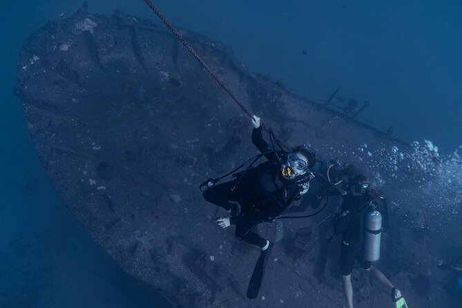 Certified Divers: Best 2-Tank Wrecks & Reef Boat Dive All Inclusive From Waikiki - Boat Dive and Inclusions