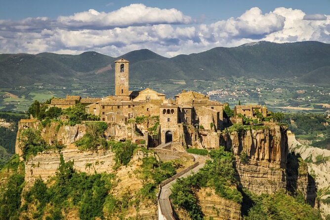 Civita Di Bagnoregio Travel Card - Getting to Civita Di Bagnoregio