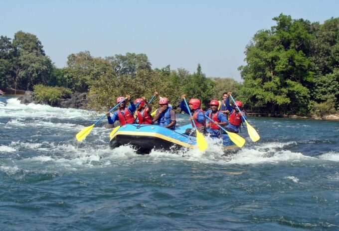 Colombo: Water Rafting, Bird Watching, Village & Rainforest - Village Walk Exploration