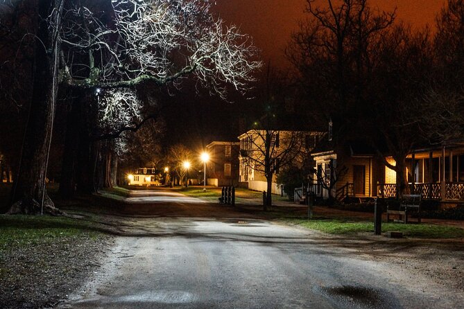 Colonial Williamsburg Dead of Night Ghost Hunt With Equipment - Encountering Ghostly Encounters