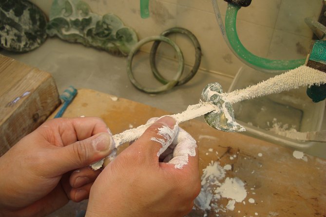 Custom Made Jade Carvings - Accessibility and Nearby Transportation