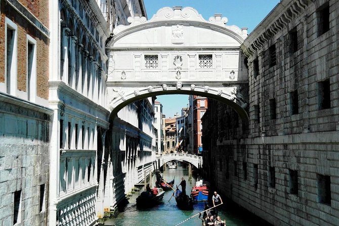 Doges Palace Guided Tour and Gondola Ride - Tips for a Great Experience