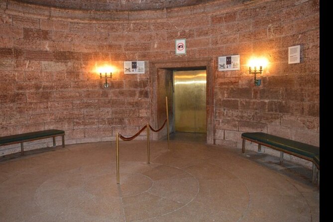 Eagles Nest & Bunkers & Salt Mines Tour From Salzburg - Discovering the Bunkers