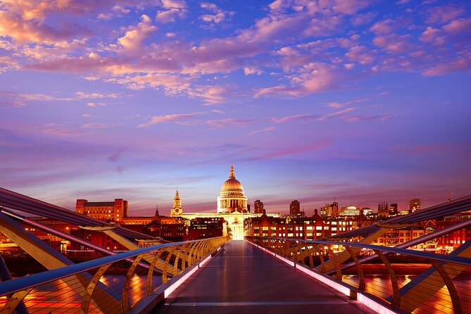 Explore Over 30 Prime London Locations With a Handy App - Navigating the City
