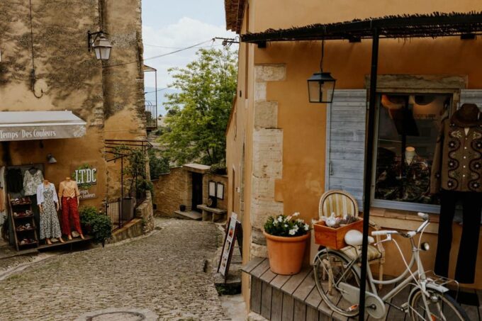 From Aix: the Best of Luberon: Gordes & Rousillon Villages - Scenic Landscapes