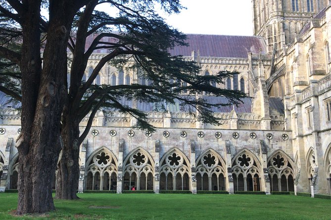 Full-Day Private Tour to Salisbury, Stonehenge and Woodhenge - Discovering Historic Salisbury