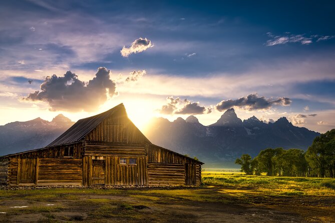 Grand Teton, Yellowstone, and Glacier National Parks 8-Day Tour - What to Bring