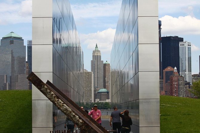 Ground Zero 911 Memorial Review: A Visitor's Insight - Emotional Connection to the Experience