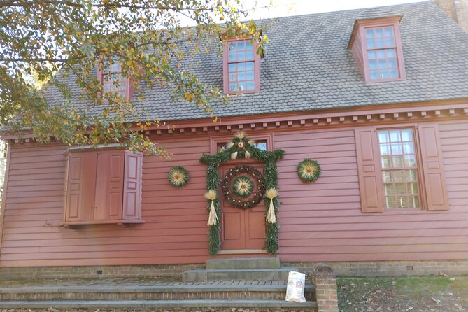 Guided Colonial Christmas Tour in Williamsburg - Exploring Bruton Parish Episcopal Church