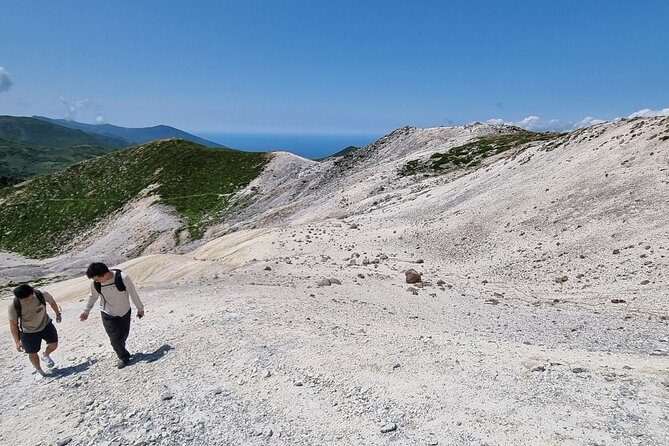 Hiking Day Trip From Niseko - What to Expect During the Hike
