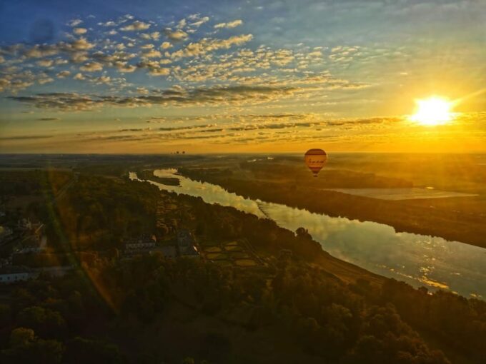 Hot Air Balloon Flight: Chambord, Chenonceau, Cheverny, Blois - Sunrise and Sunset Flights