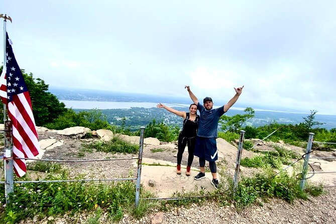 Hudson Valley Winery and Hiking Experience Review - Suitability for Traveler Types