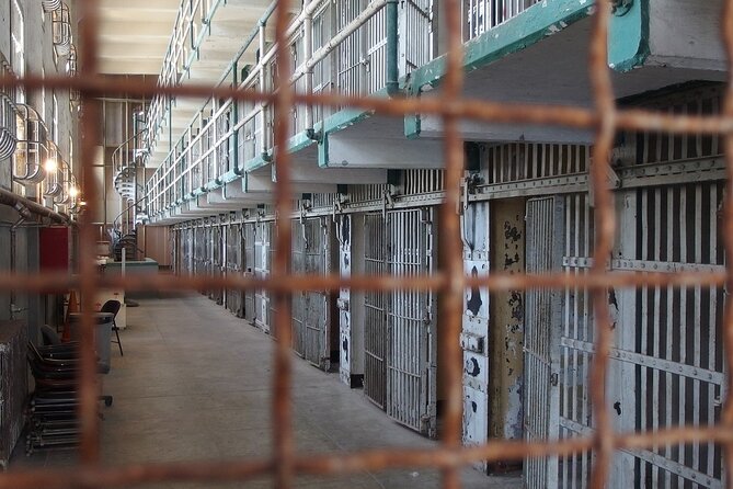 Inside Alcatraz Prison and Under the Golden Gate Bridge - Highlights of Alcatraz Prison