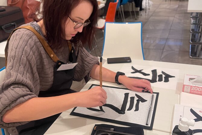 Japanese Calligraphy Experience in Osaka - Cultural Immersion