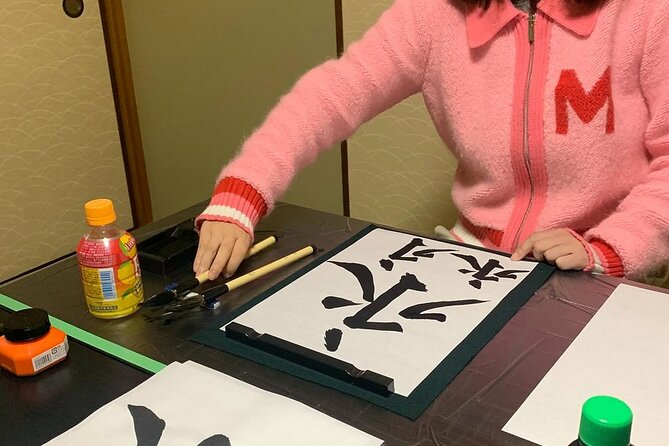 Japanese Calligraphy in 100 Years Old Townhouse Kyoto Ninenzaka - Accessibility Considerations