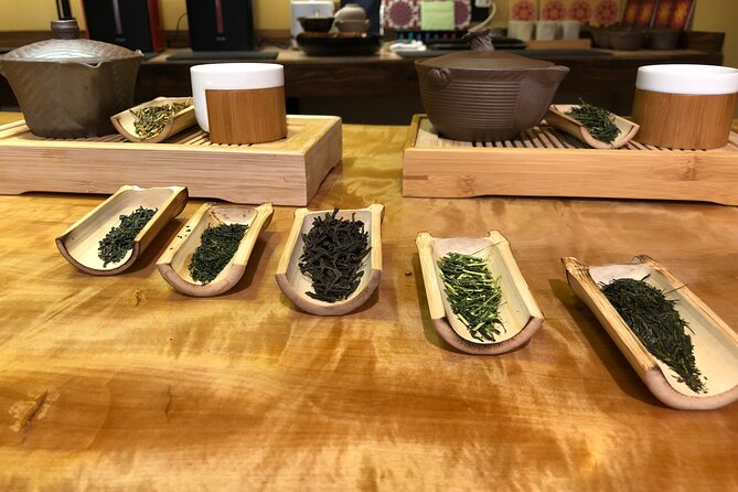 Japanese Tea Discovery Experience at Famous Tea House in Kyoto - Exploring the Unique Tea House Environment