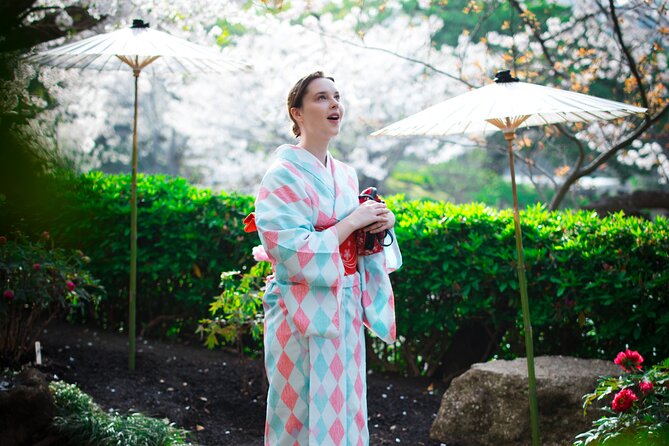 Kamakura Tour With Pro Photographer: Tsurugaoka Hachimangu Shrine - The Role of the Professional Photographer
