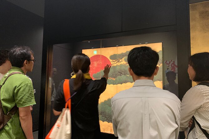 Kumamoto Castle Walking Tour With Local Guide - Engaging With the Local Guide