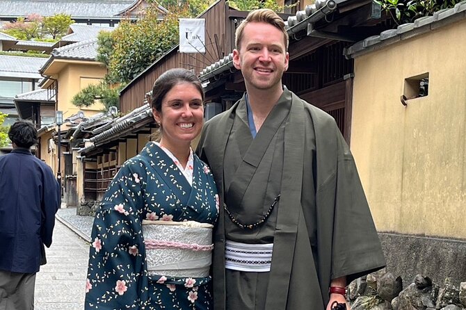Kyoto Kimono Rental CHAMATSU Couple Plan - Dressing in Kimono