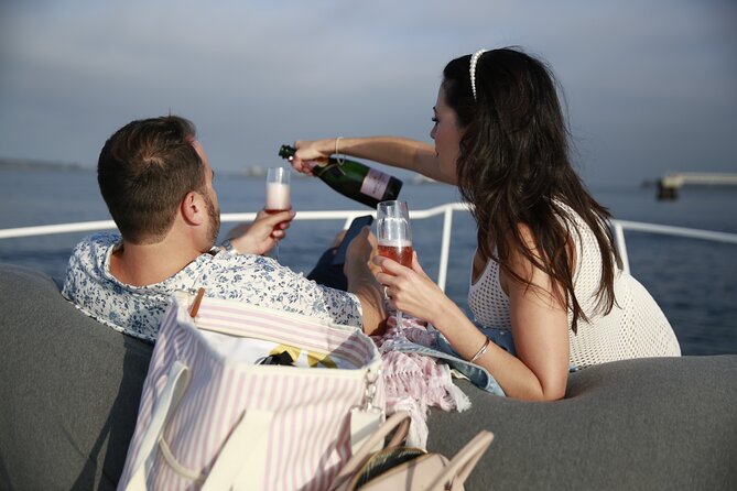 Los Angeles: 1 Hour Group Yacht Cruise -(1 Ticket Covers 1-6 Ppl) - Highlights of the Cruise