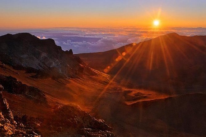 Maui -PRIVATE-VIP- Air Tour: Volcano Crater: Haleakala: (2-5 Max) - Exclusive and Personalized Air Tour Experience