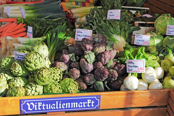 Munich Old Town and Viktualienmarkt Private Tour and Tasting - Discovering Viktualienmarkt