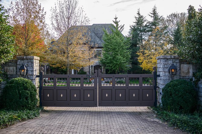 Nashville Homes of the Stars Narrated Bus Tour With 30+ Celebrity Homes - Exploring Nashvilles Music Scene Beyond the Tour