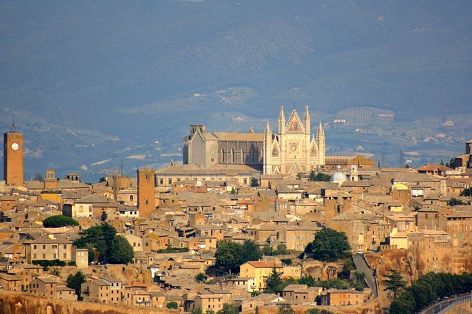 Orvieto and Civita Di Bagnoregio Skip-The-Line Lunch Included From Rome - Customize Your Private Tour Experience