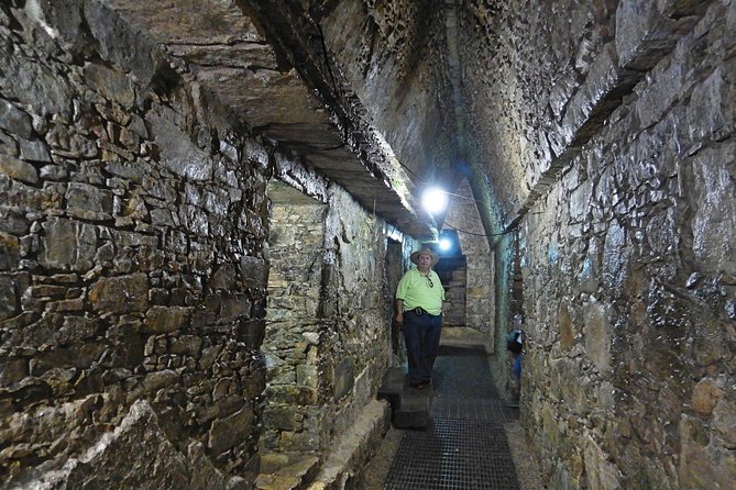 Palenque and Cascades of Roberto Barrios - Tour Itinerary and Highlights