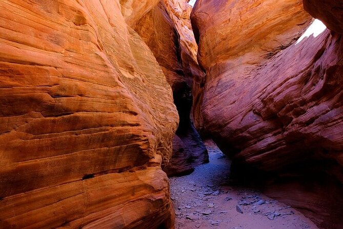 Peekaboo Slot Canyon Jeep Tour - Capturing the Breathtaking Scenery