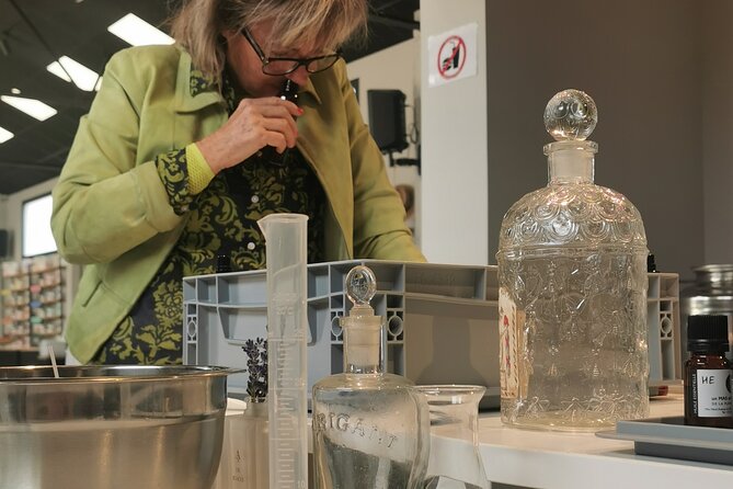Personalized Perfume Creation Workshop - Experimenting With Fragrance