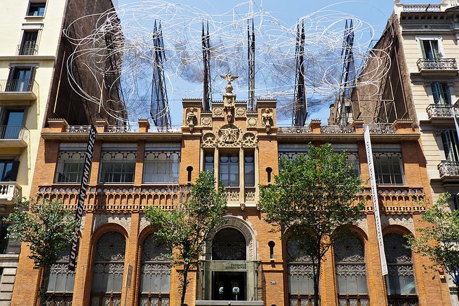 Private 4 Hs City Tour of Barcelona and La Roca Village 5 Hours With Pick up - Safety Measures