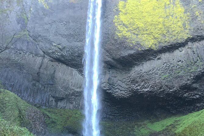 Private - Columbia River Gorge Waterfalls and Wine Tour - Enjoy a Delicious Lunch